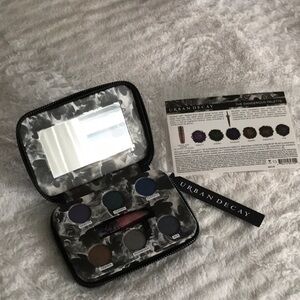 NIB Urban Decay The Dangerous Palette